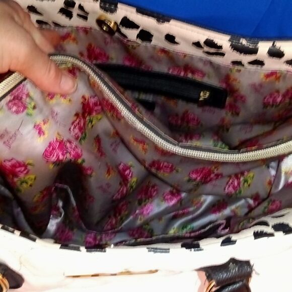 NWOT large Betsey Johnson purse - Picture 7 of 8
